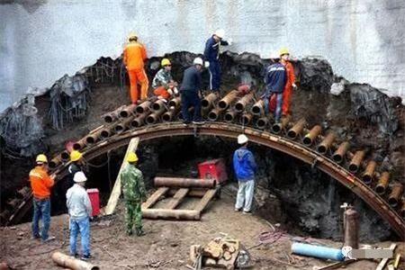 禹王台隧道钢花管支护案例